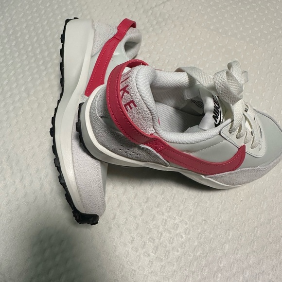 Nike Waffle Debut Sail /Pink Casual Sneakers Womens Shoes Size 6 DH9523-108 New - Picture 4 of 7